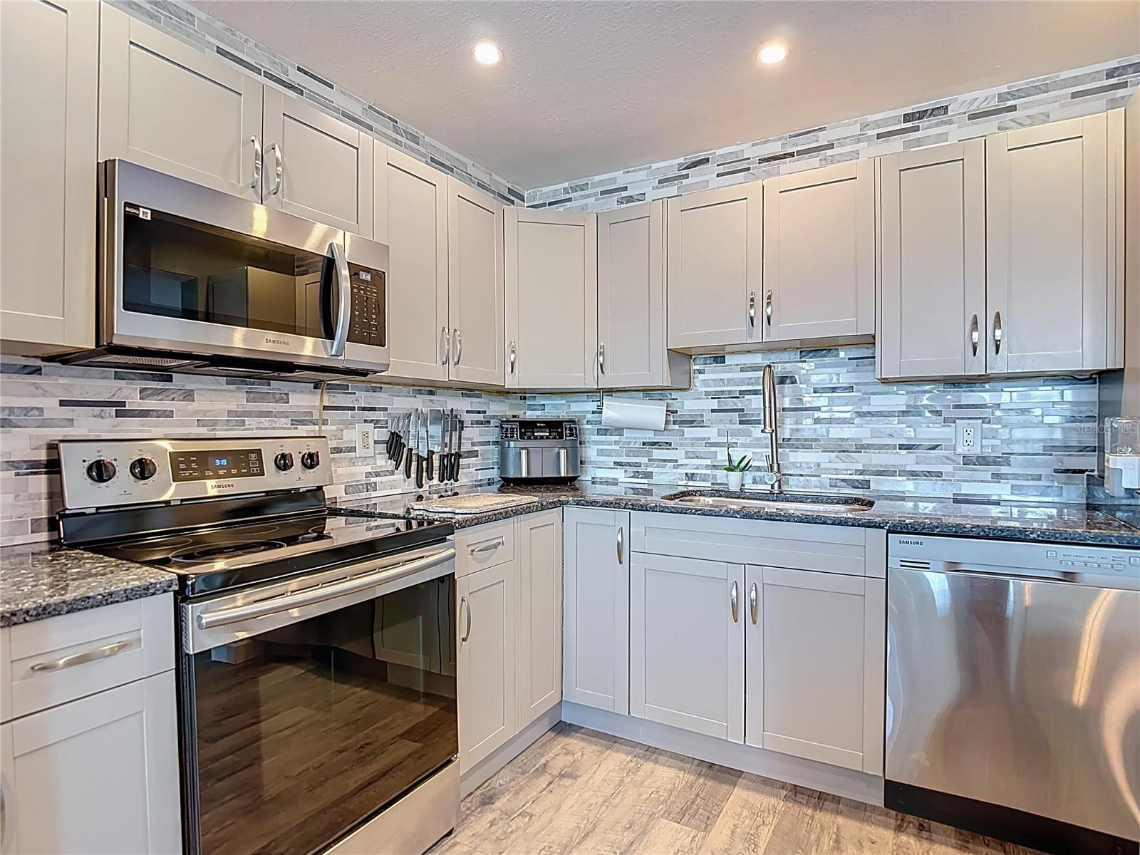 Image 23 of 75 For 5722 Biscayne Court 304