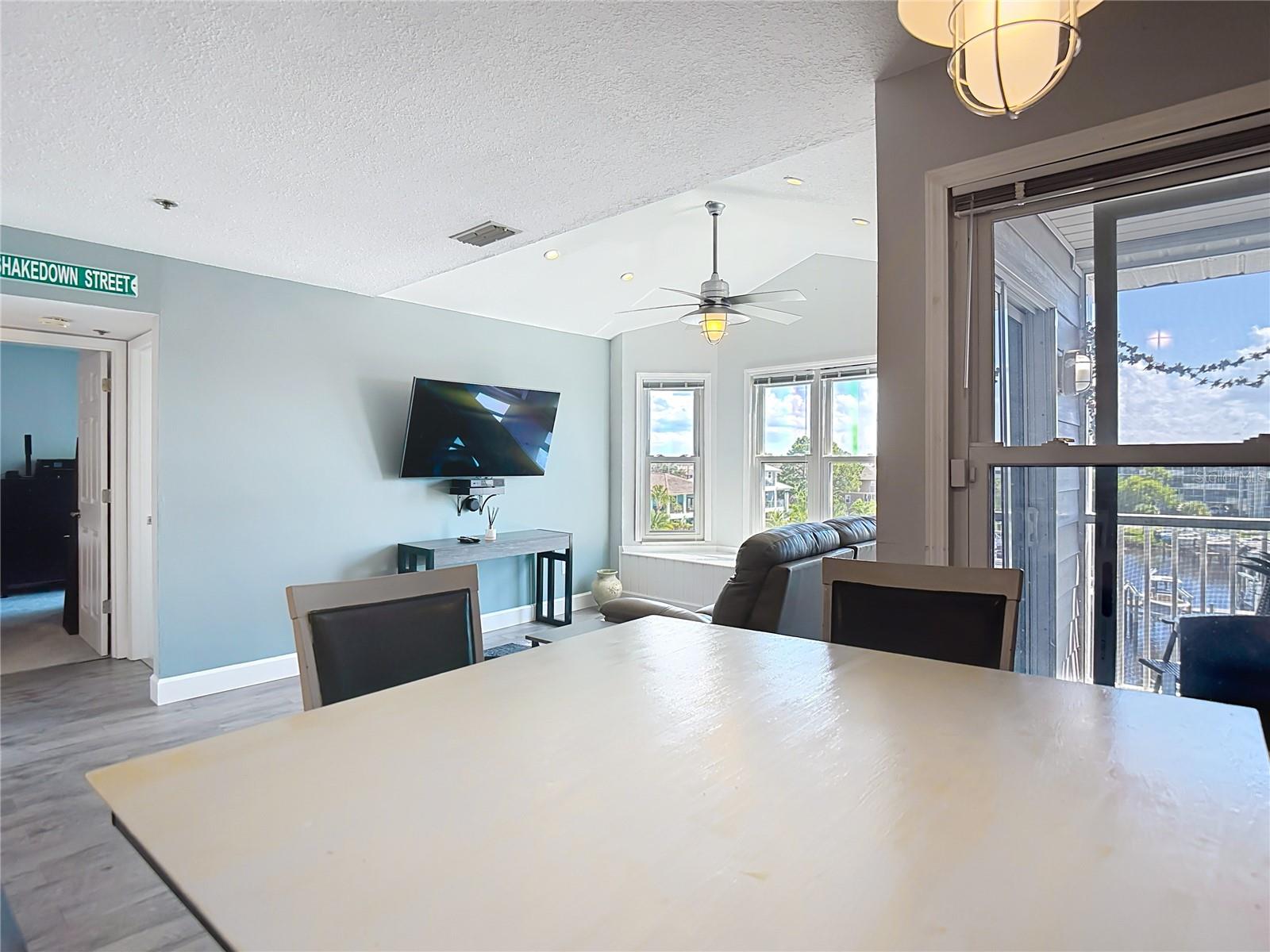 Image 26 of 75 For 5722 Biscayne Court 304