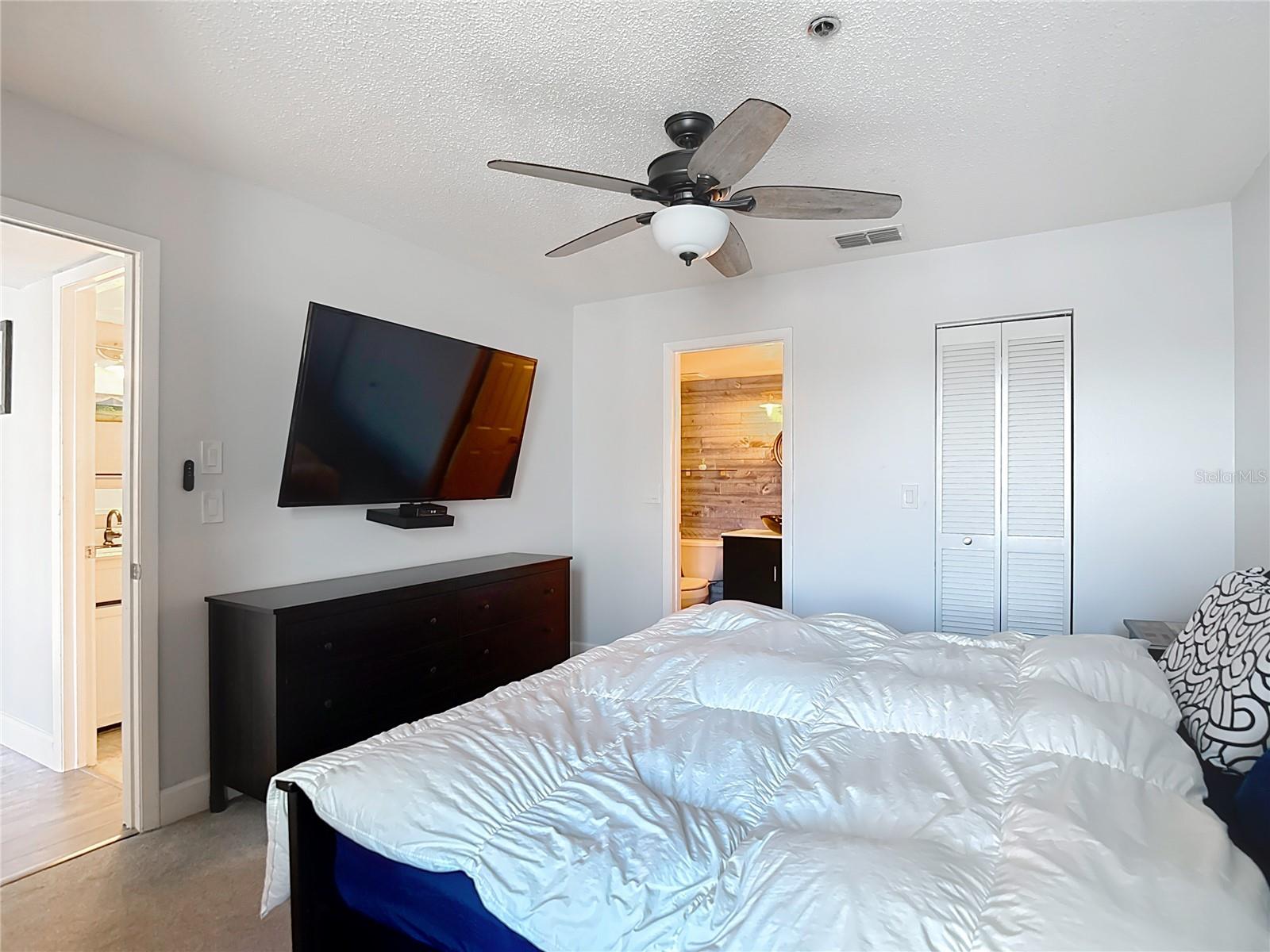 Image 45 of 75 For 5722 Biscayne Court 304