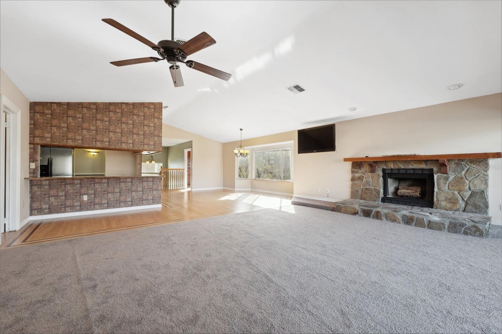 Image 11 of 84 For 6225 Bayside Drive