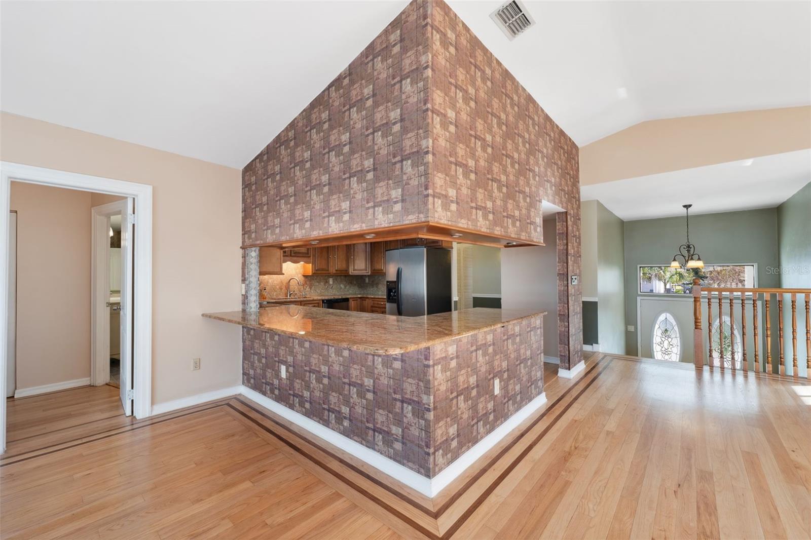 Image 13 of 84 For 6225 Bayside Drive