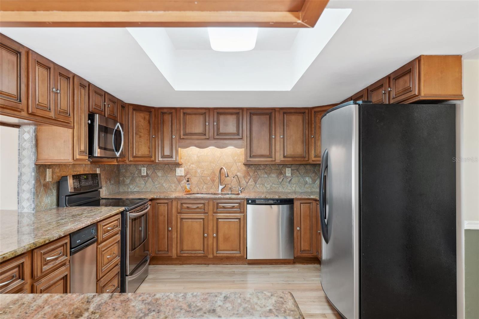 Image 16 of 84 For 6225 Bayside Drive