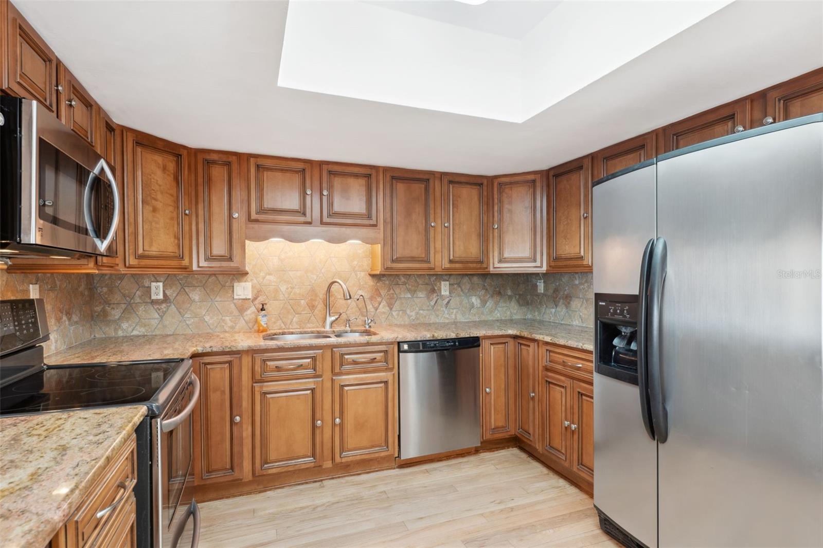 Image 17 of 84 For 6225 Bayside Drive