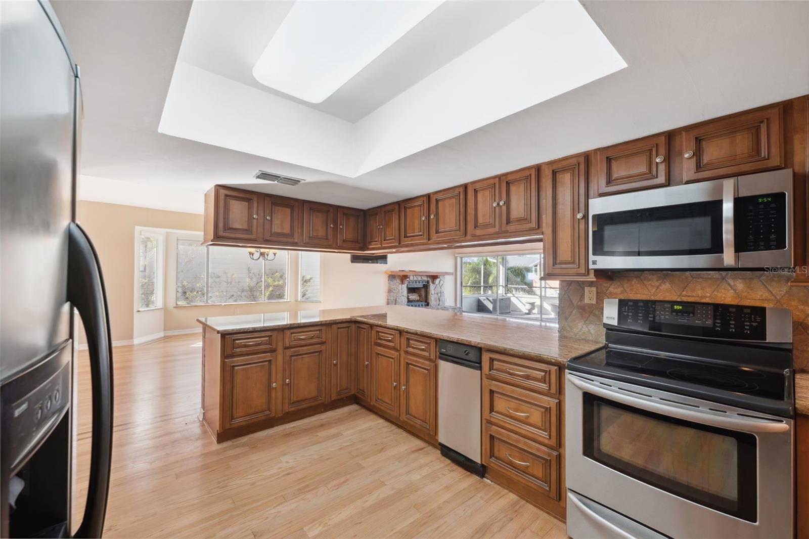Image 18 of 84 For 6225 Bayside Drive