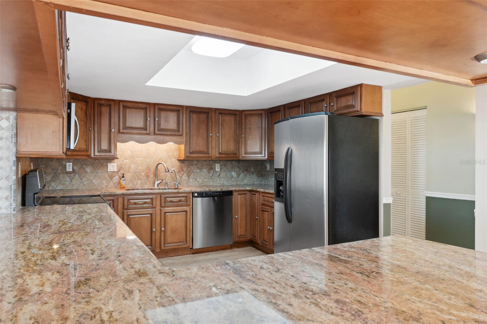 Image 19 of 84 For 6225 Bayside Drive