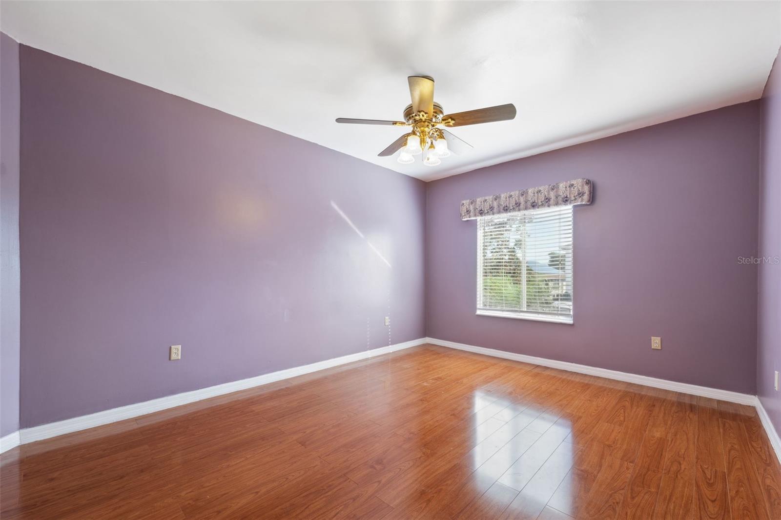 Image 26 of 84 For 6225 Bayside Drive