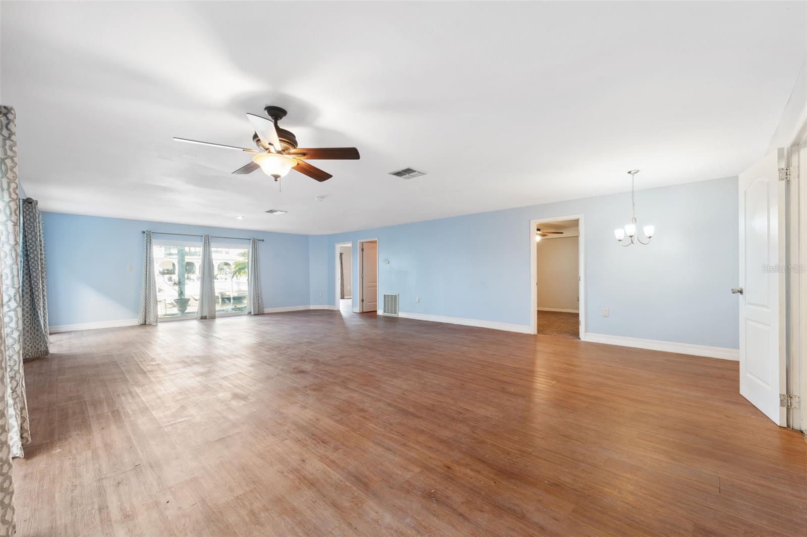 Image 37 of 84 For 6225 Bayside Drive