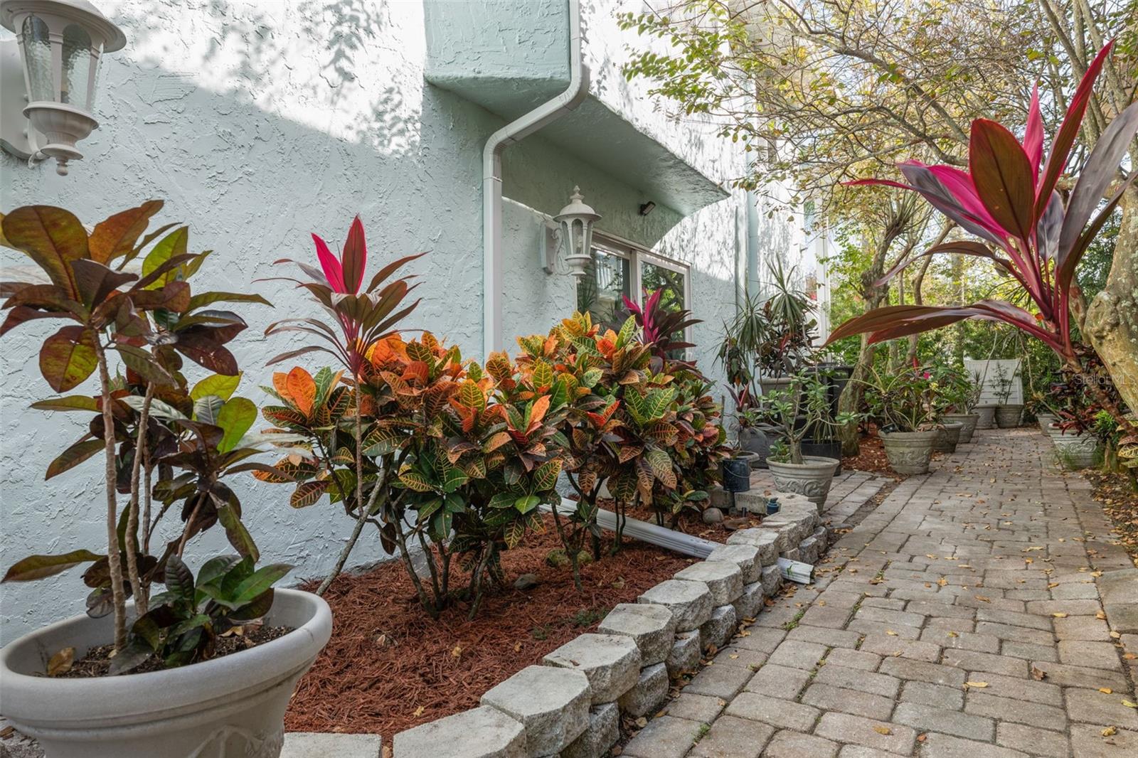 Image 47 of 84 For 6225 Bayside Drive