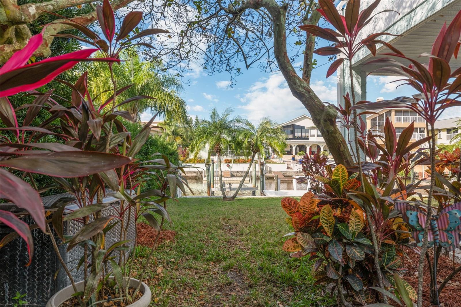 Image 48 of 84 For 6225 Bayside Drive