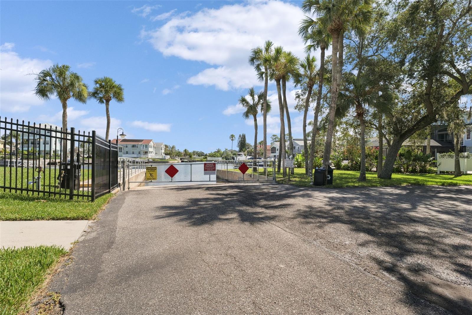 Image 76 of 84 For 6225 Bayside Drive