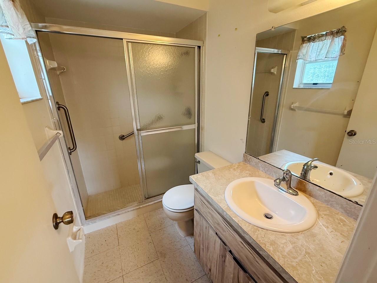 Image 11 of 17 For 12043 Linden Drive