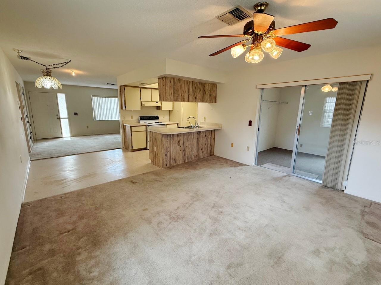 Image 5 of 17 For 12043 Linden Drive