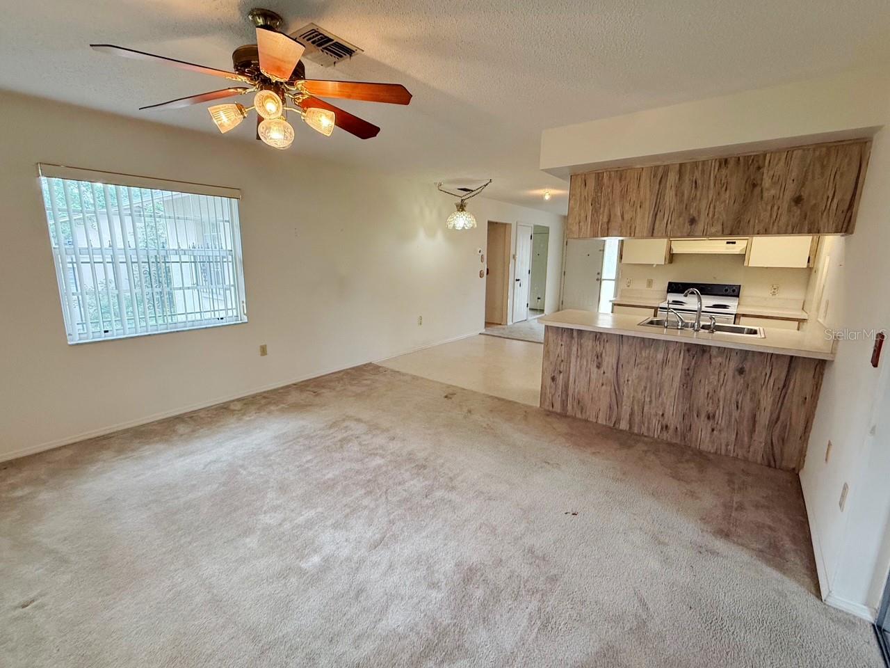 Image 6 of 17 For 12043 Linden Drive