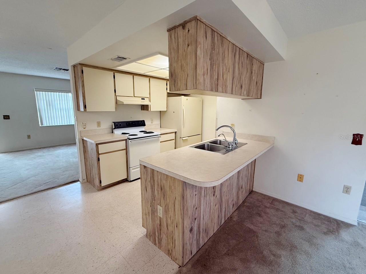Image 8 of 17 For 12043 Linden Drive