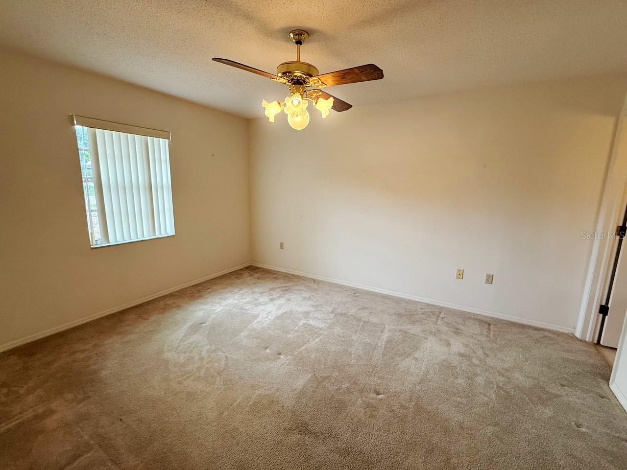 Image 9 of 17 For 12043 Linden Drive