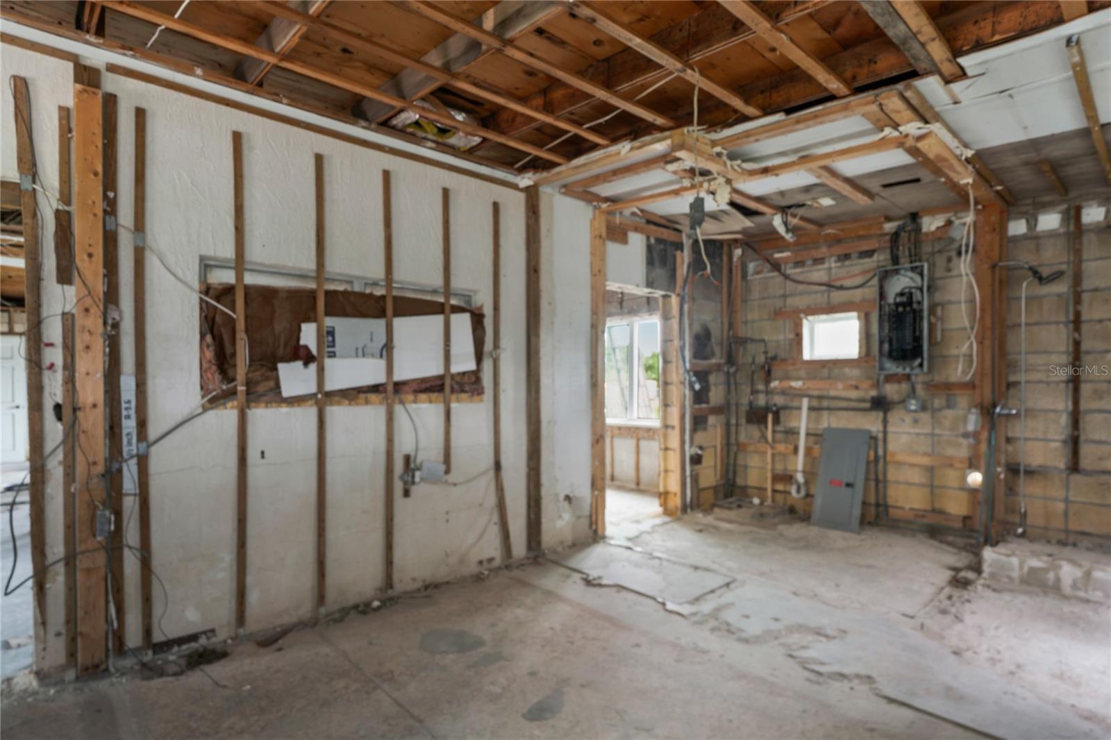 Image 5 of 42 For 7737 Deedra Circle