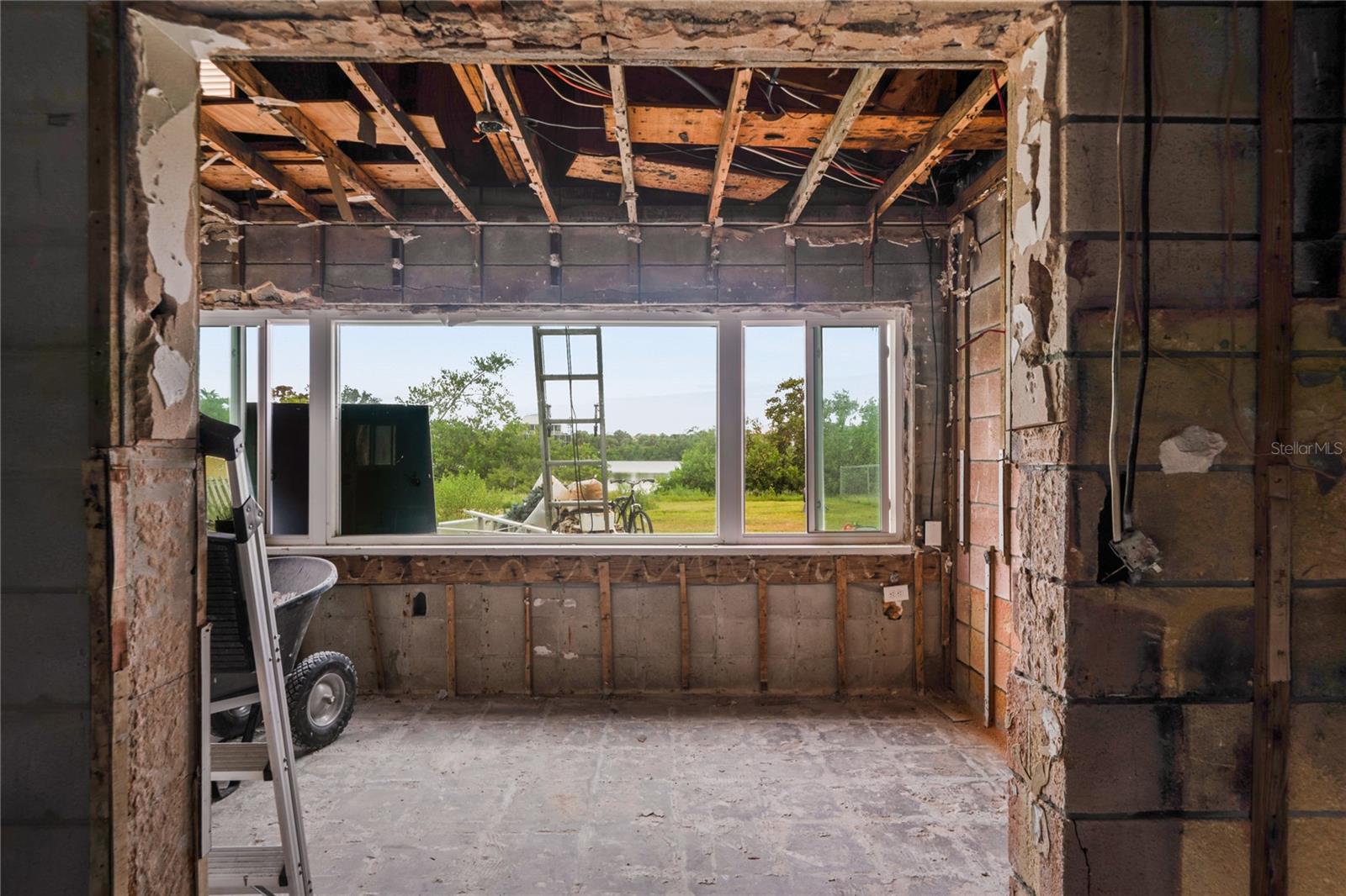 Image 7 of 42 For 7737 Deedra Circle