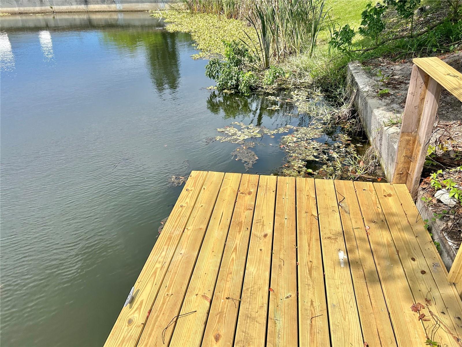 Listing photo id 27 for 4371 Newbury Drive