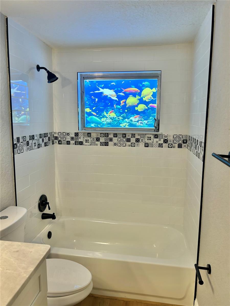 Listing photo id 28 for 4371 Newbury Drive