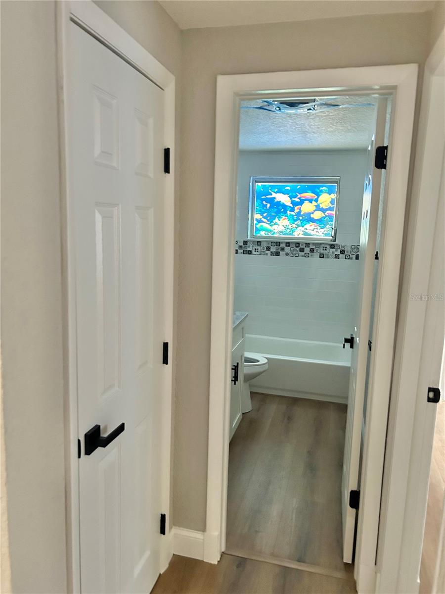 Listing photo id 41 for 4371 Newbury Drive