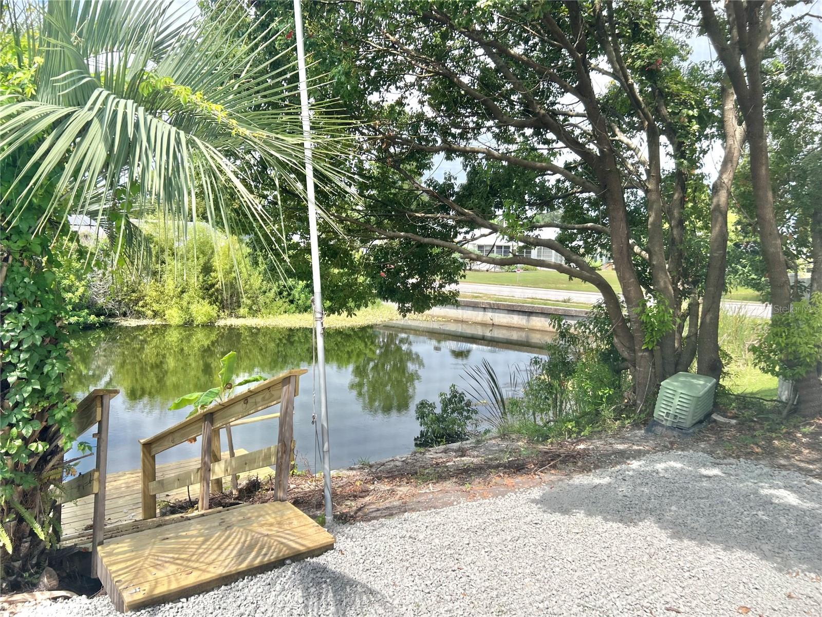 Listing photo id 57 for 4371 Newbury Drive