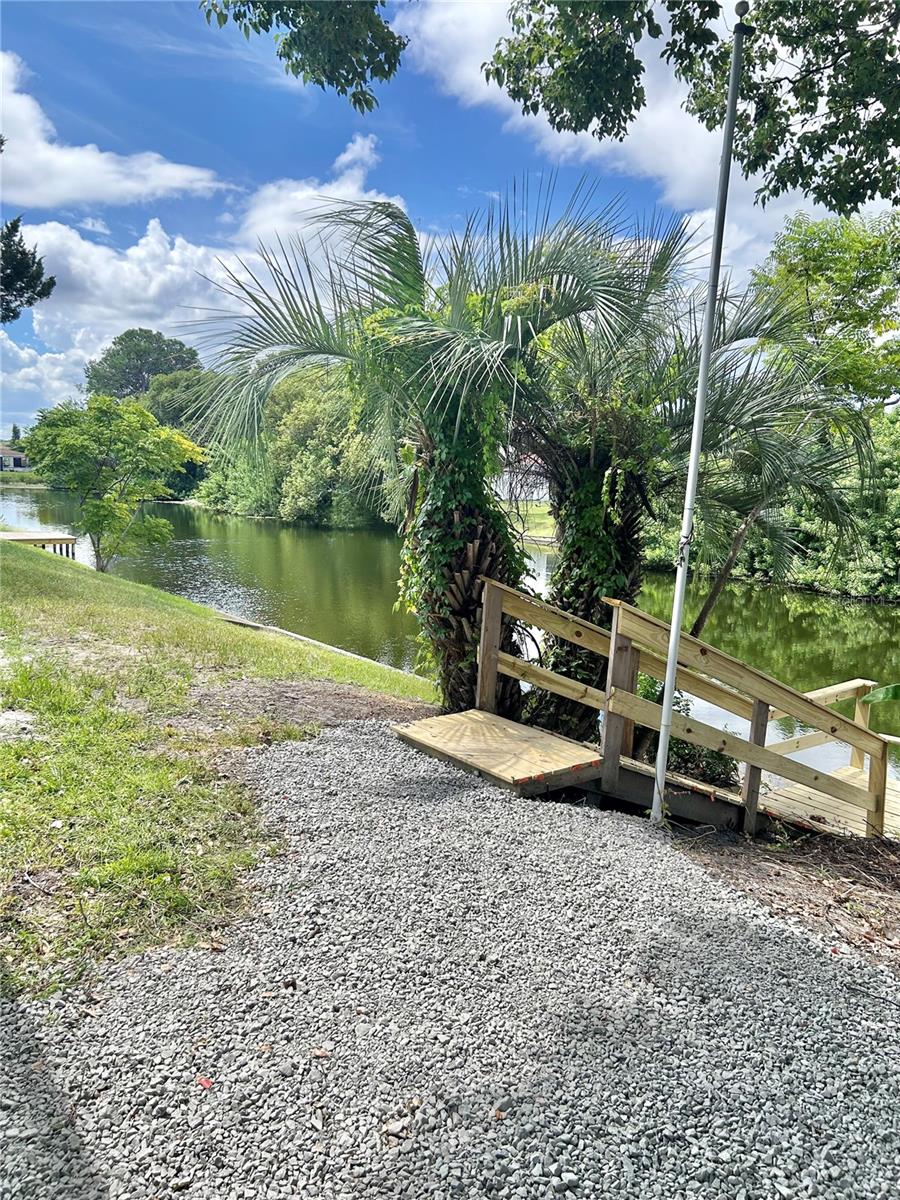 Listing photo id 63 for 4371 Newbury Drive
