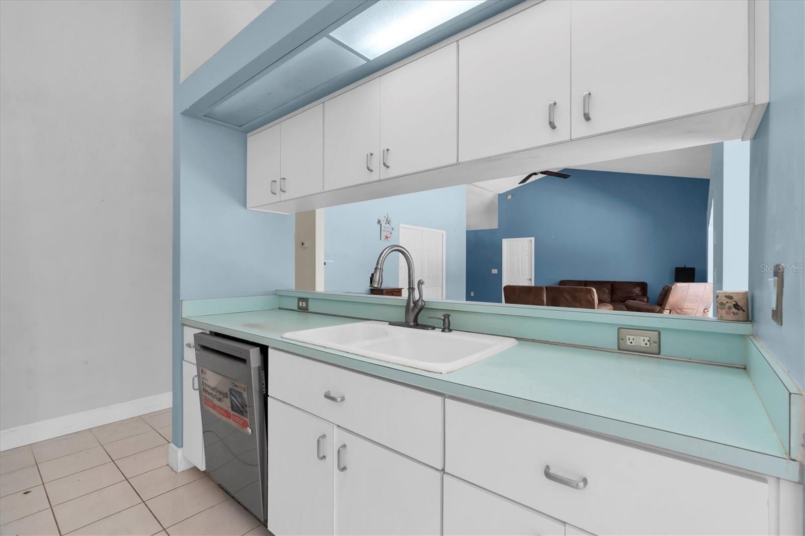 Image 11 of 45 For 1608 Kinsmere Drive