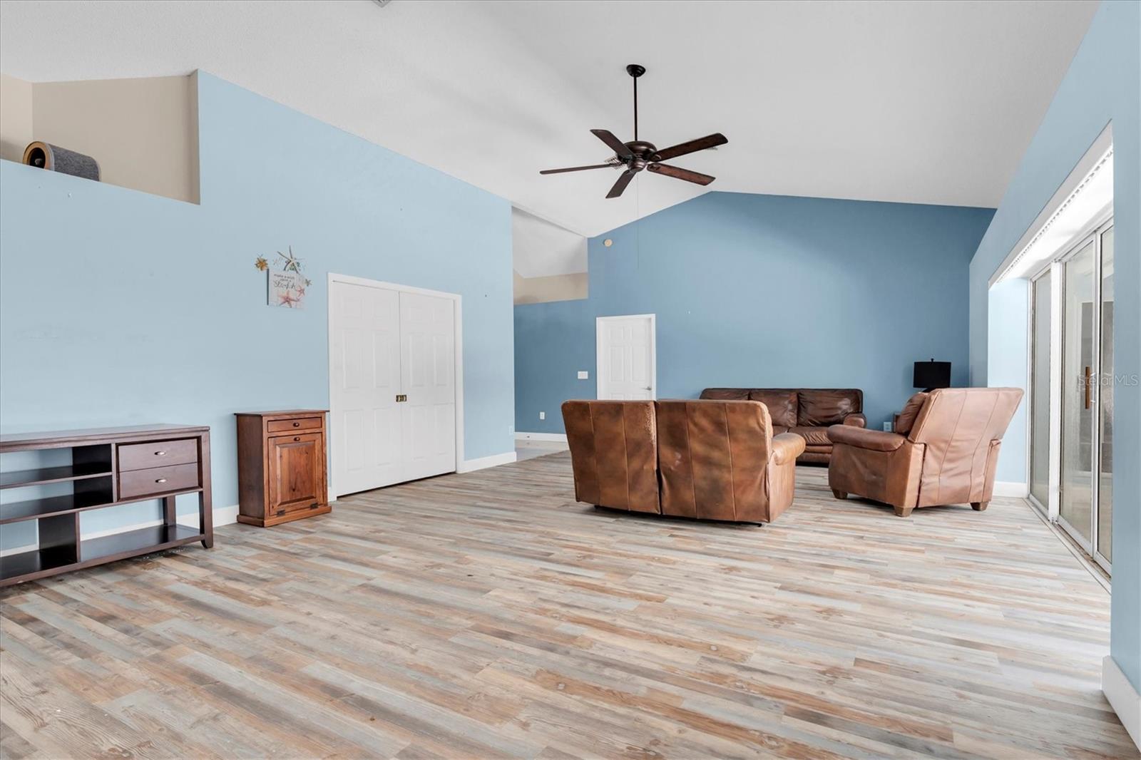 Image 6 of 45 For 1608 Kinsmere Drive