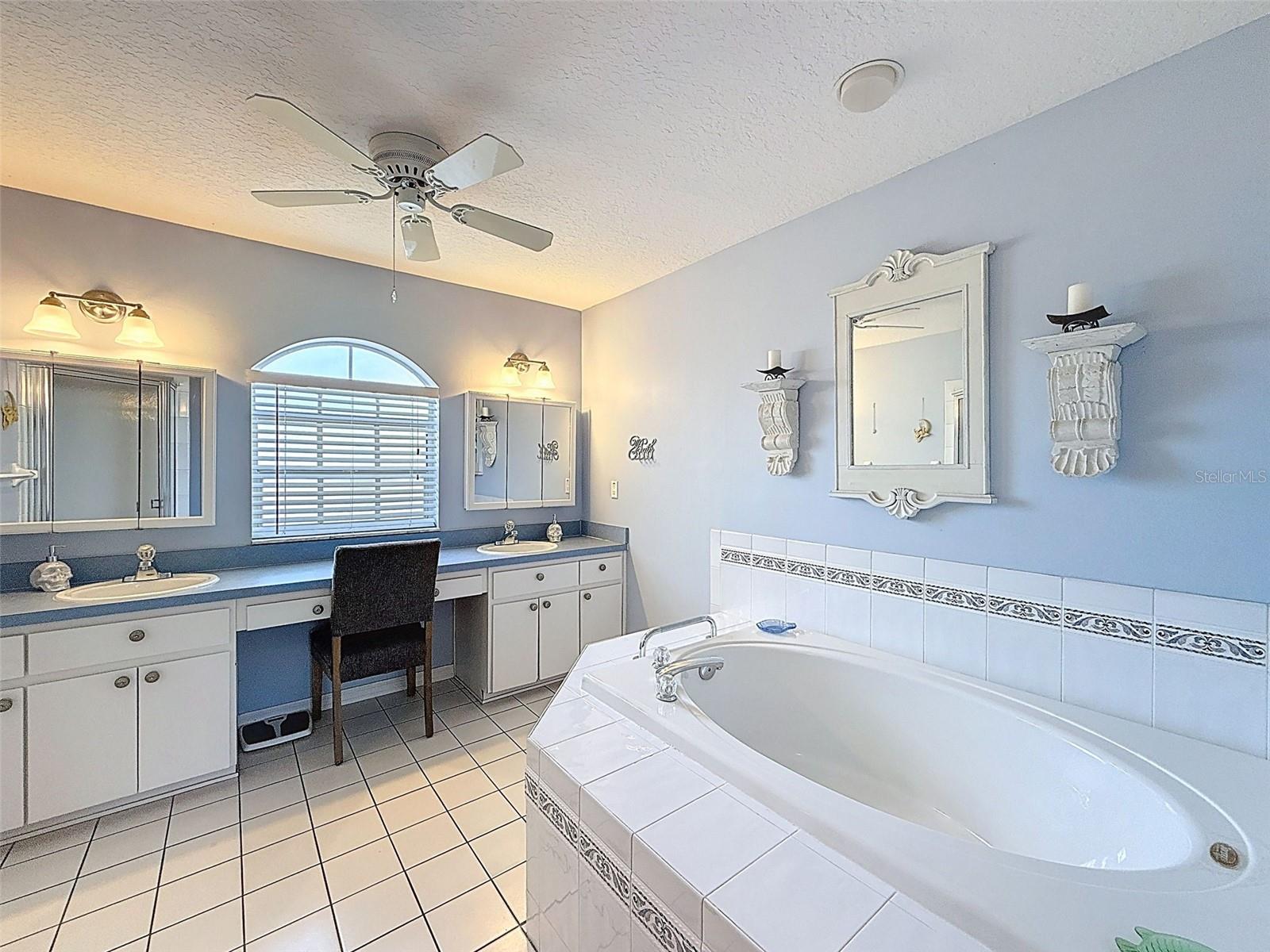 Image 40 of 77 For 8359 Dunnellon Road