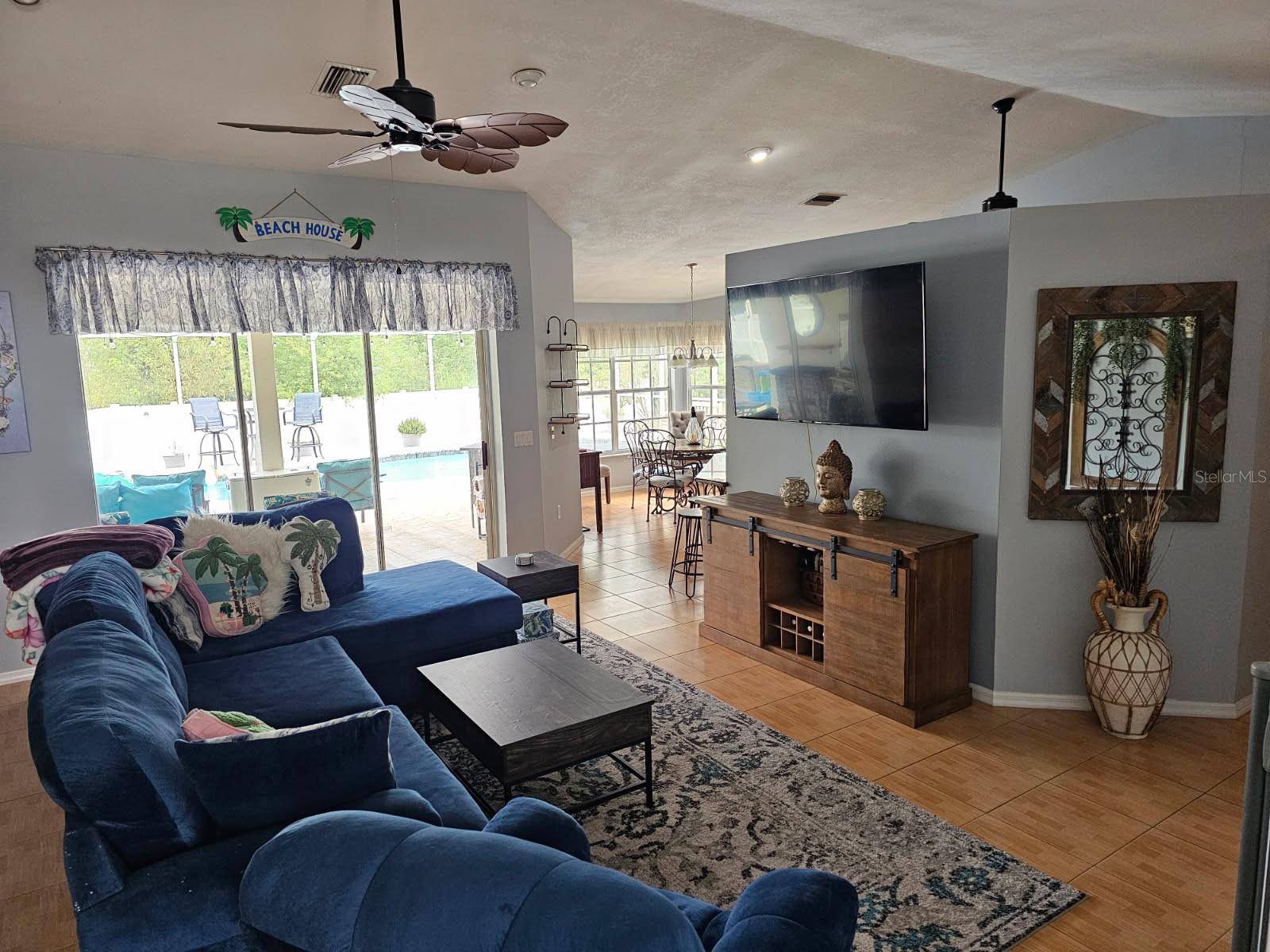 Image 6 of 77 For 8359 Dunnellon Road