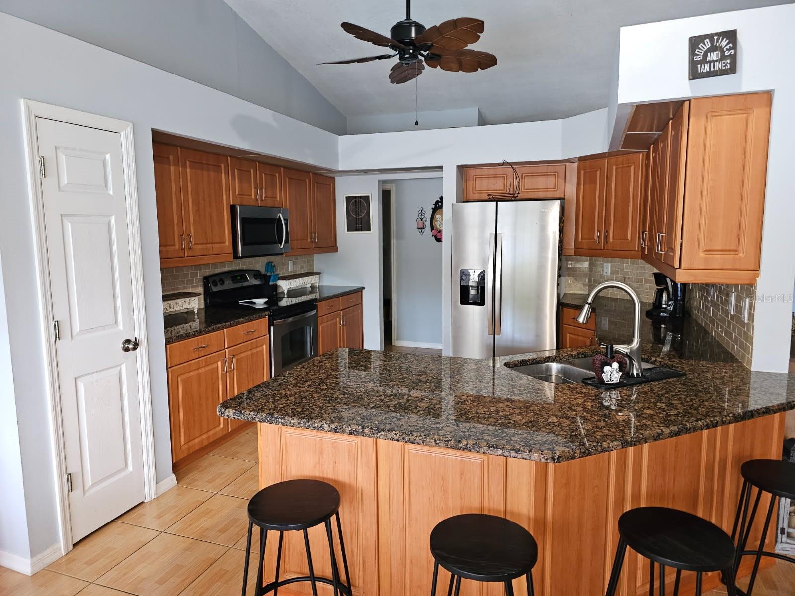 Image 8 of 77 For 8359 Dunnellon Road