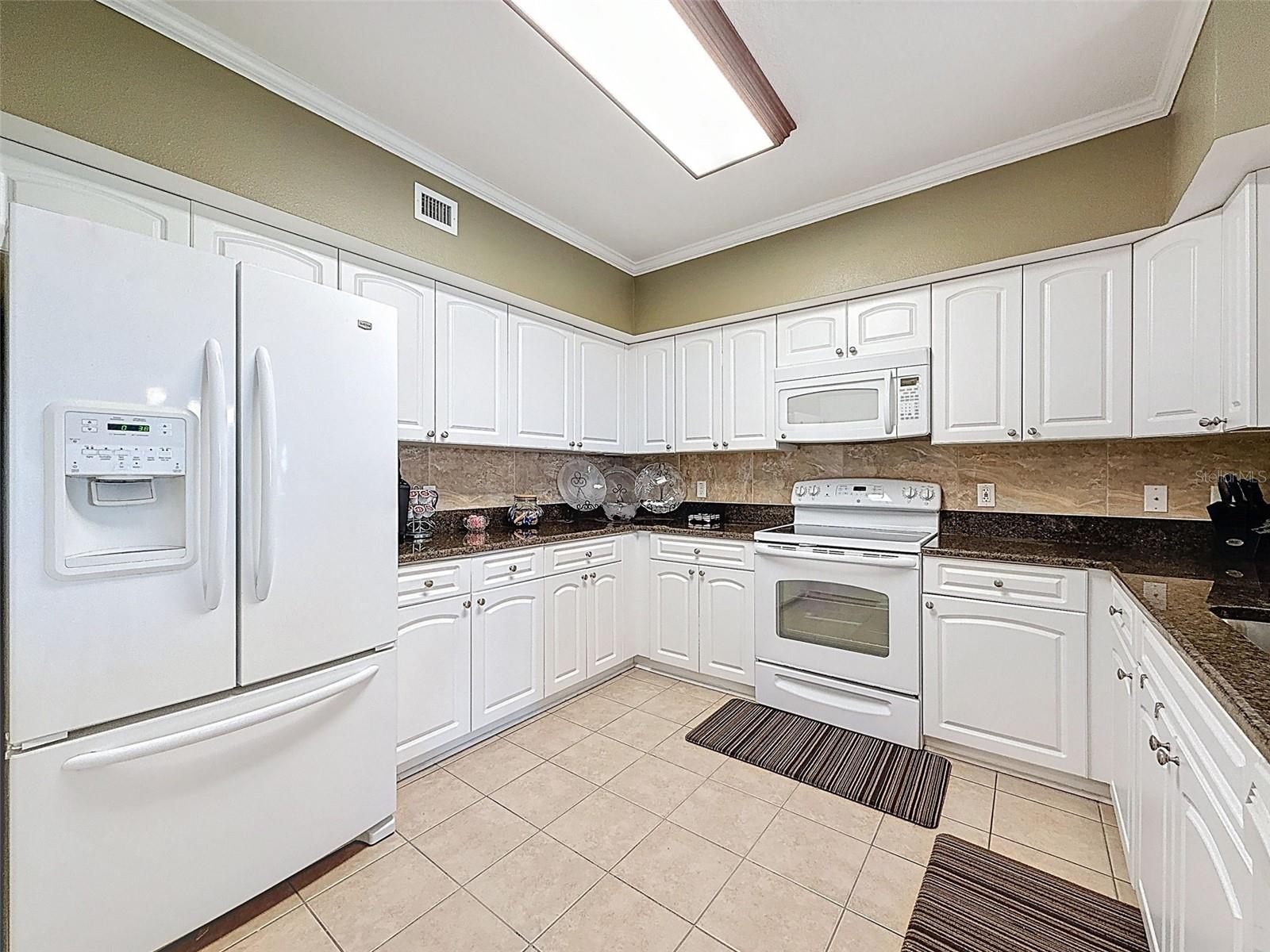 Image 11 of 42 For 4516 Seagull Drive 501