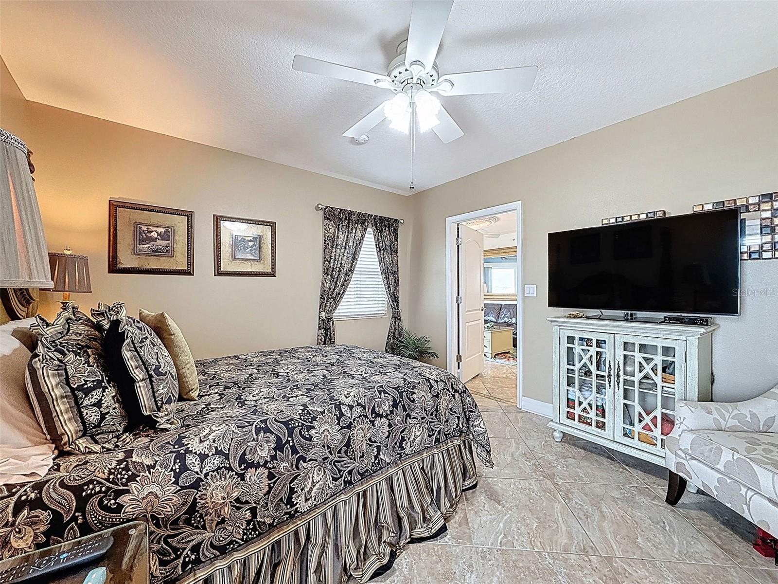 Image 14 of 42 For 4516 Seagull Drive 501