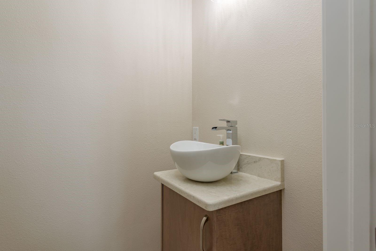 Image 24 of 46 For 35 Acacia Street