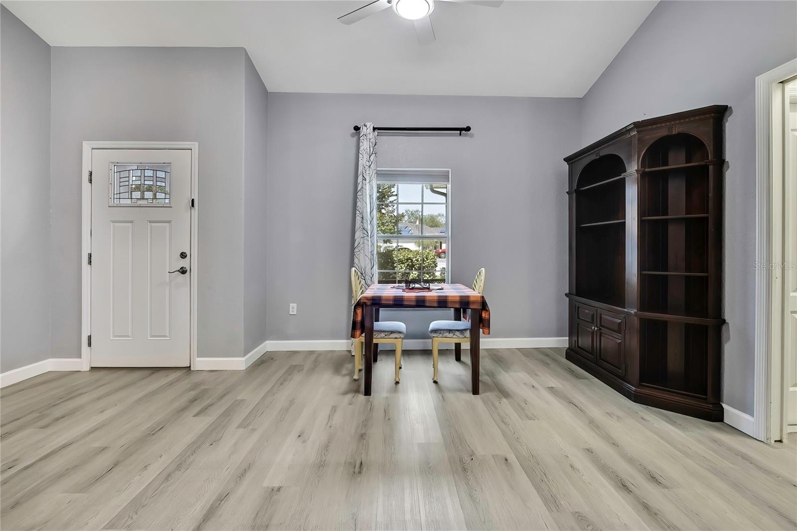 Image 9 of 43 For 3594 Fantasy Way