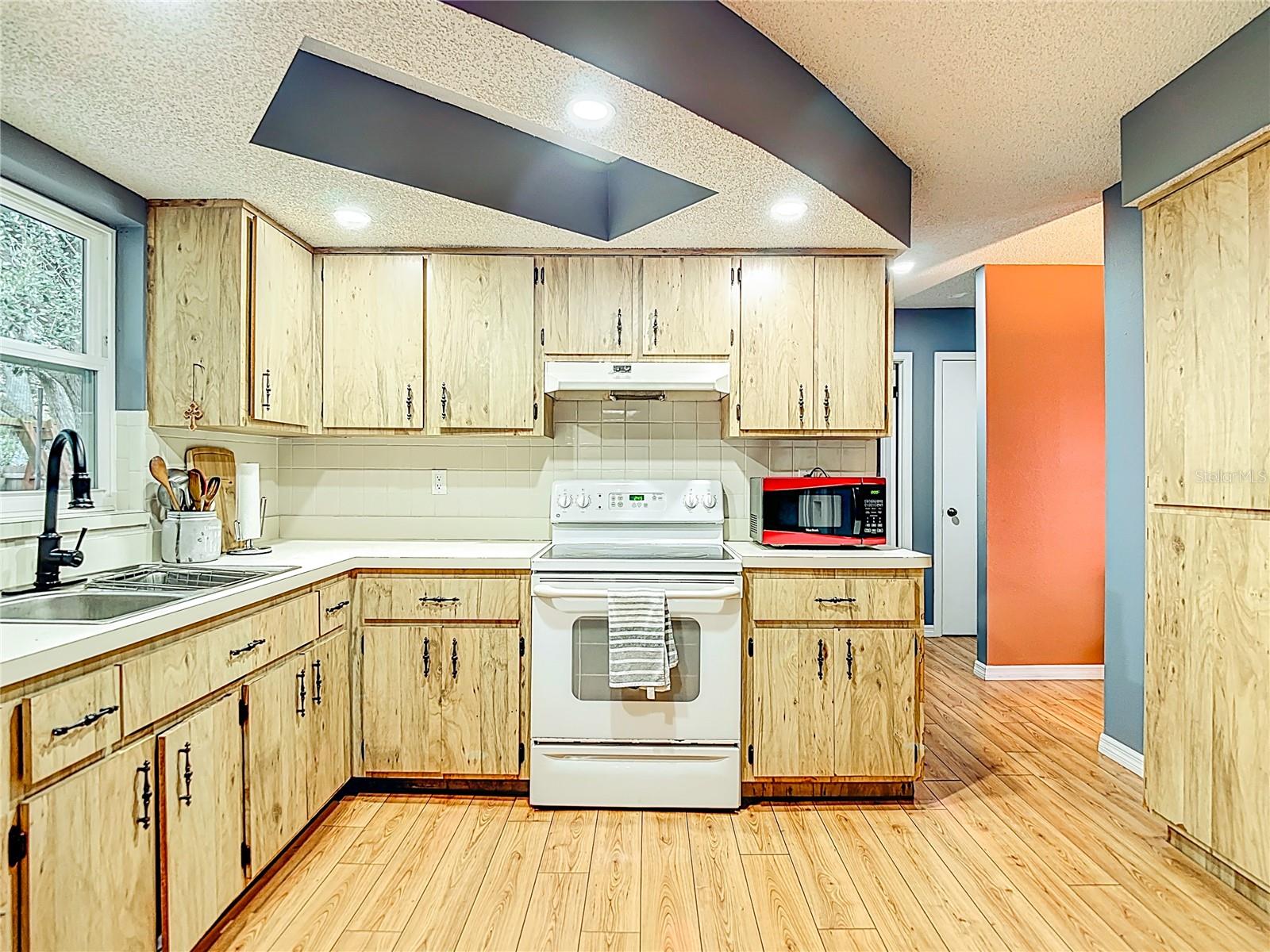 Image 11 of 39 For 7924 Royal Stewart Drive