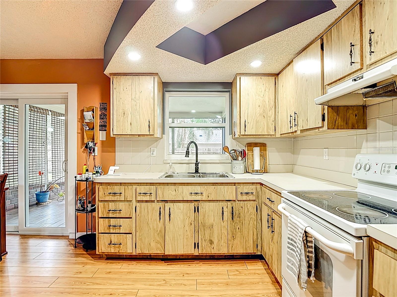 Image 14 of 39 For 7924 Royal Stewart Drive