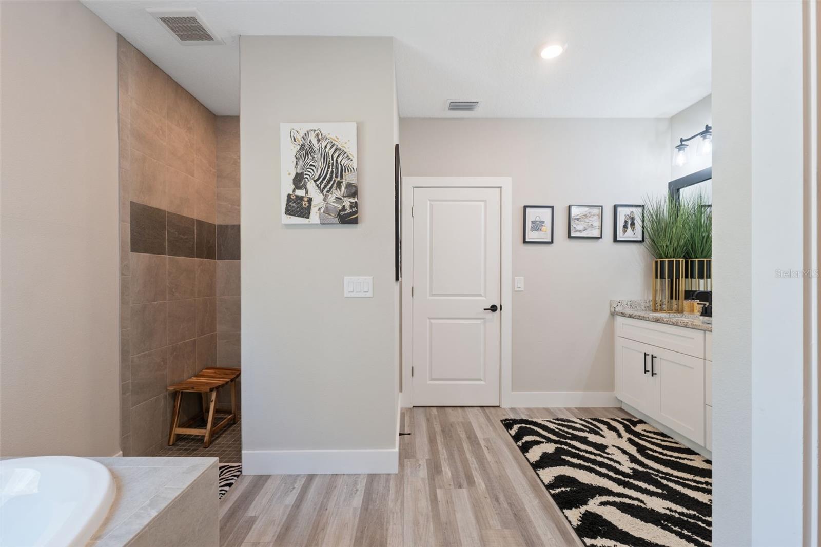 Listing photo id 8 for 13073 Jaywalk Road