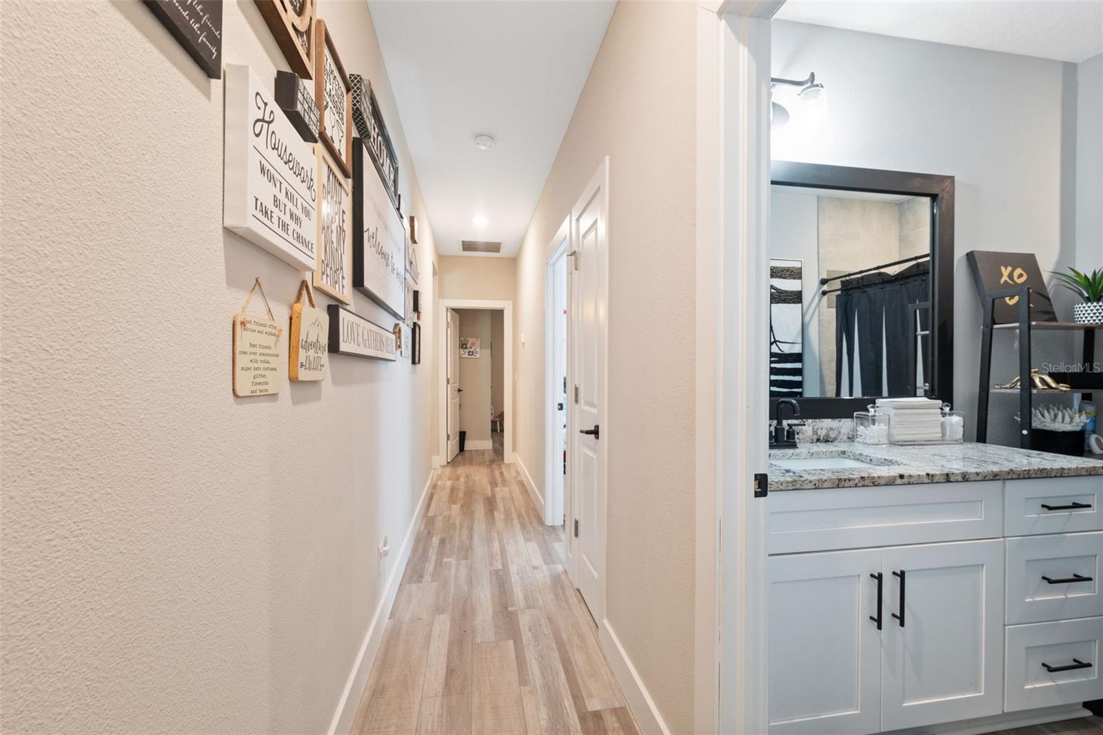 Listing photo id 11 for 13073 Jaywalk Road