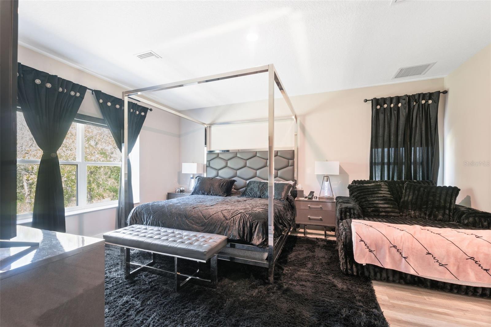 Listing photo id 7 for 13073 Jaywalk Road