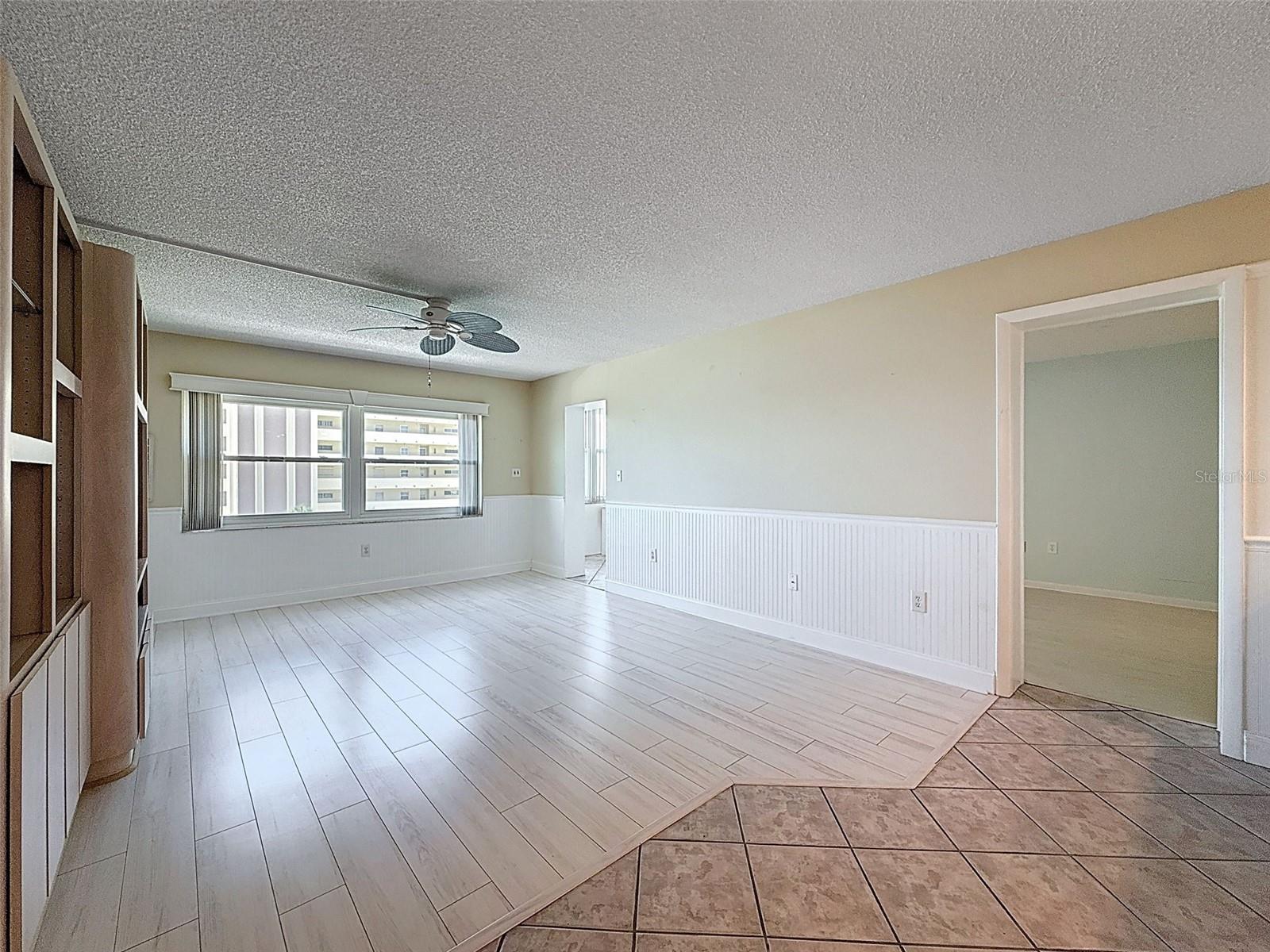Image 10 of 32 For 4550 Cove Circle 507