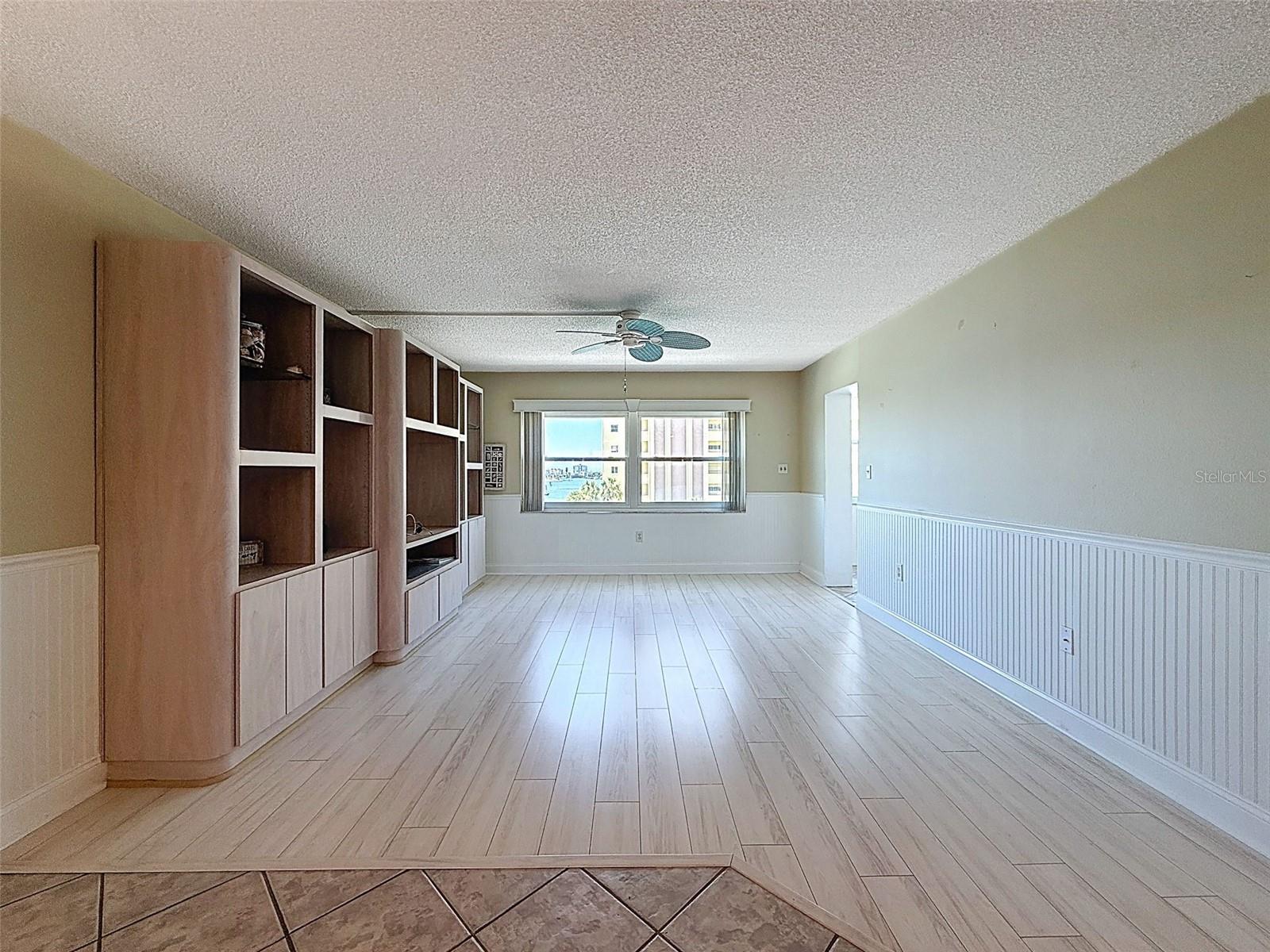 Image 11 of 32 For 4550 Cove Circle 507