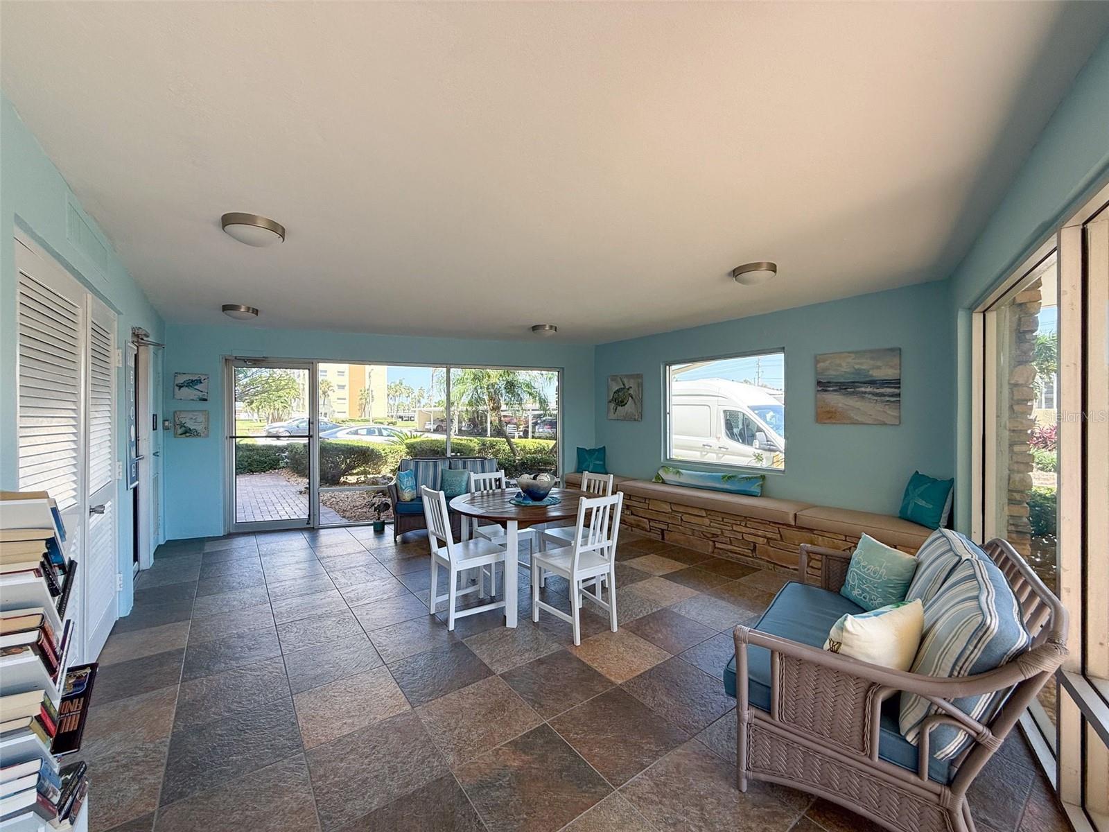 Image 26 of 32 For 4550 Cove Circle 507