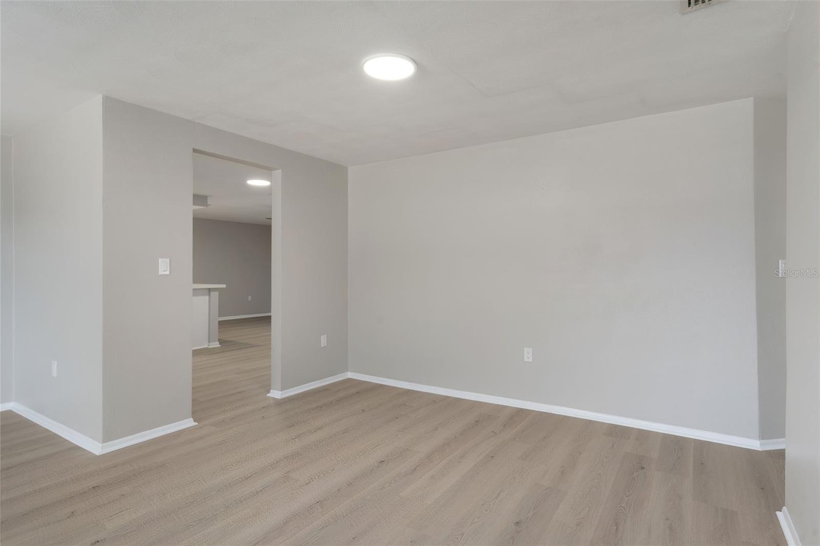 Image 10 of 37 For 6307 Tralee Avenue