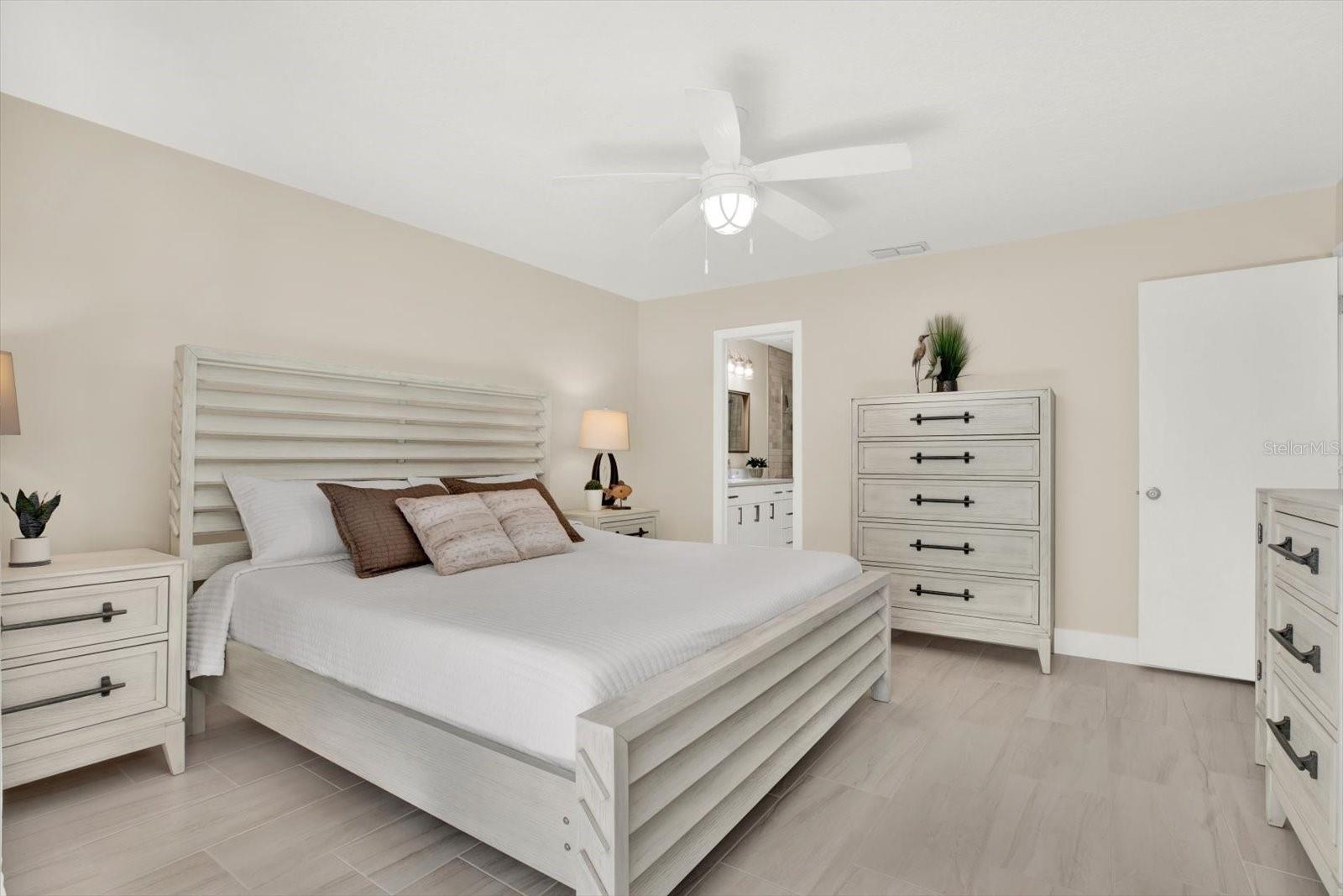 Image 12 of 38 For 6440 River Run Boulevard 1305