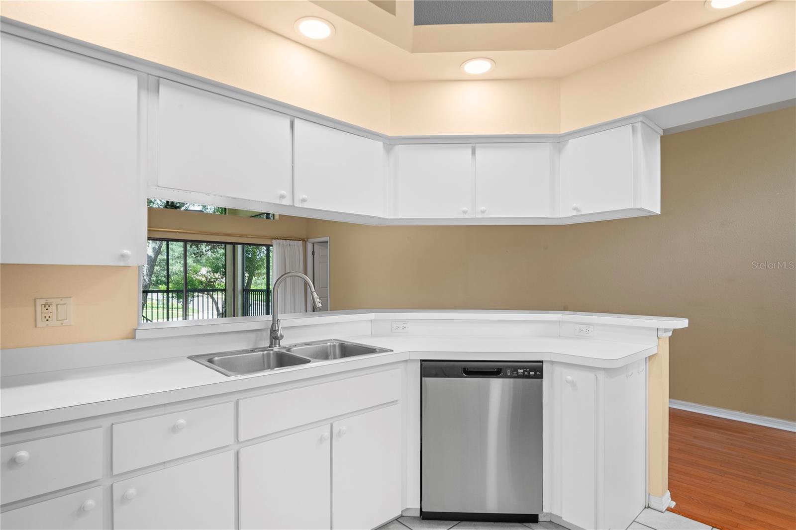 Listing photo id 17 for 11255 Copley Court