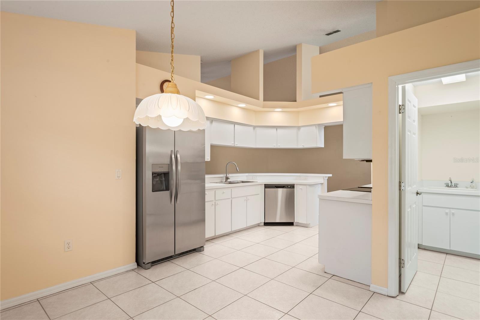 Listing photo id 20 for 11255 Copley Court