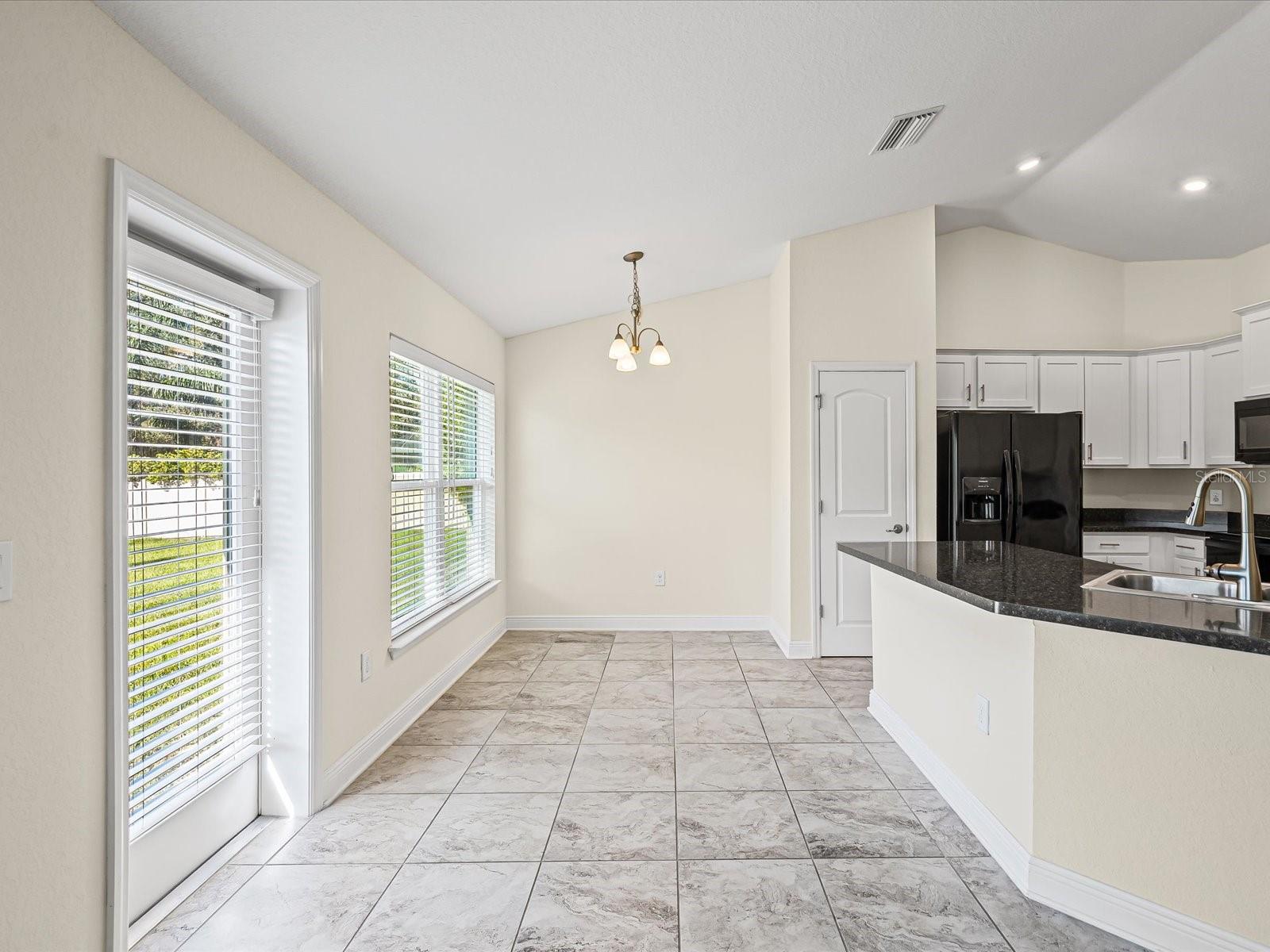 Image 20 of 39 For 12498 Stevie Marie Court