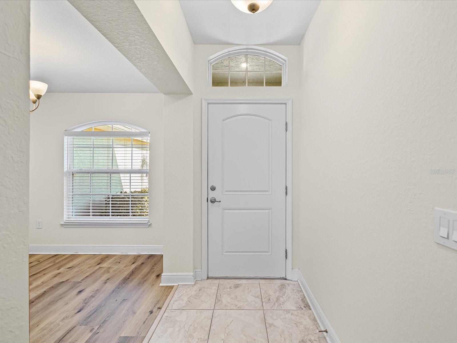 Image 6 of 39 For 12498 Stevie Marie Court