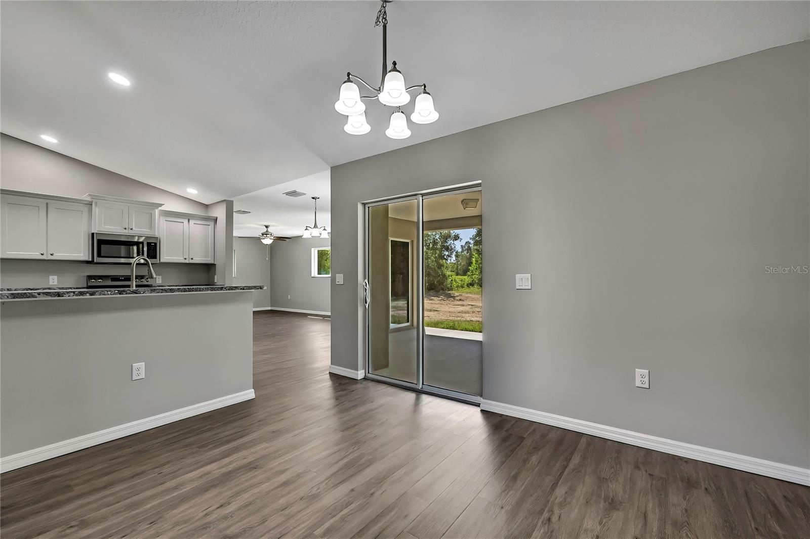 Image 19 of 54 For 12340 Birch Street